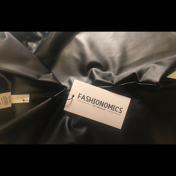 Faux Leather Leggings****LARGE= Size 8-10 - Picture 5 of 8